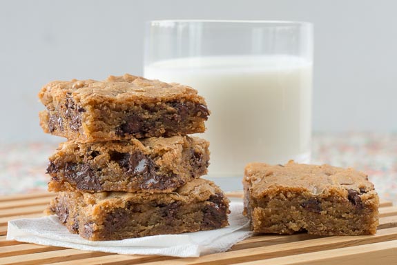 Peanut Butter Chocolate Chip Bars